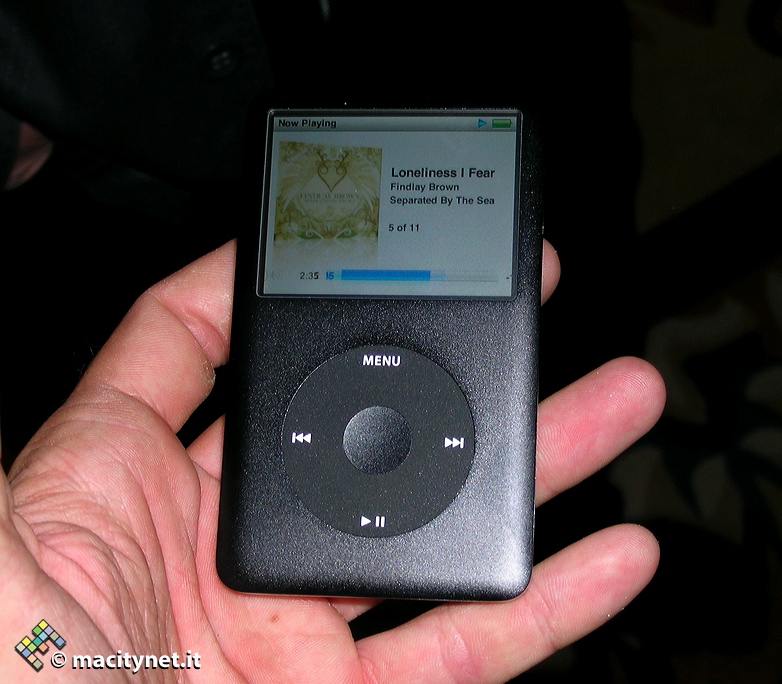 ipod_classicinriprod_74948c.jpg