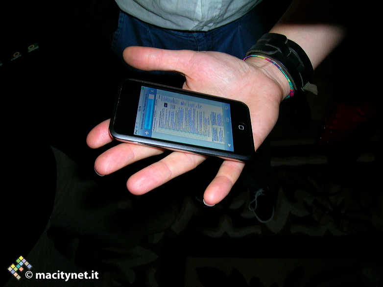ipod_touchsafari.jpg