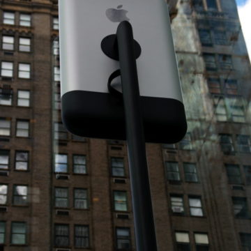 Prosegue l’invasione degli iPhone Giganti: eccoli nell’AppleStore NY 5th ST.