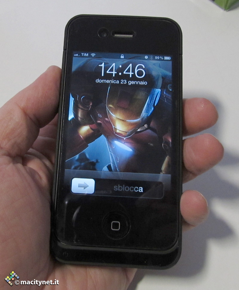 Ed ecco iPhone 4 + Infinity pronti a funzionare con autonomia raddoppiata.