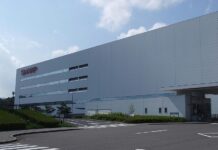 Il WSJ conferma: «Patto tra Apple e Sharp per gli schermi del nuovo iPad» Il WSJ conferma: «Patto tra Apple e Sharp per gli schermi del nuovo iPad»