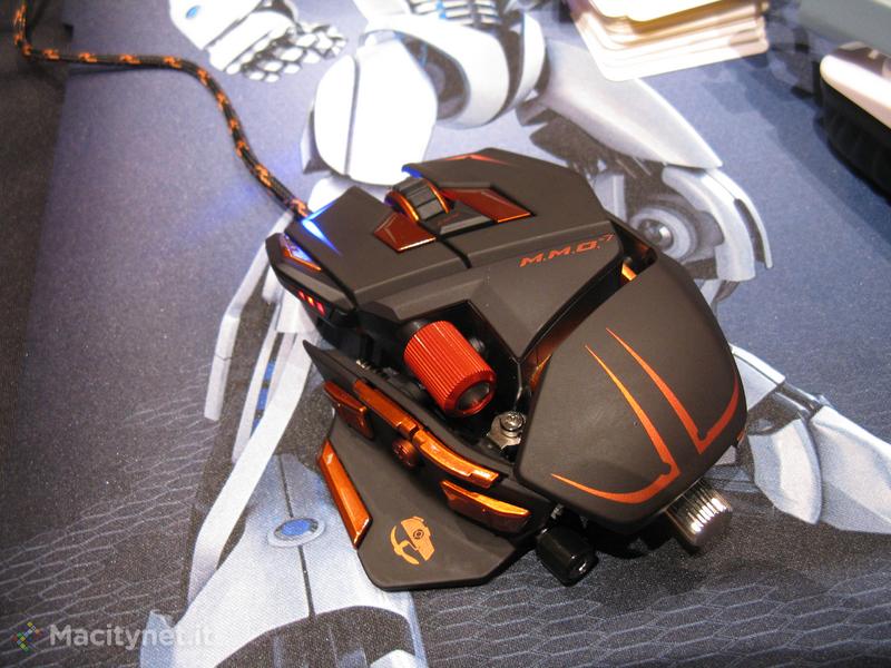CES 2012: anteprima del mouse ipertecnologico Cyborg M.M.O.7 per giocare su Mac e PC CES 2012: anteprima del mouse ipertecnologico Cyborg M.M.O.7 per giocare su Mac e PC