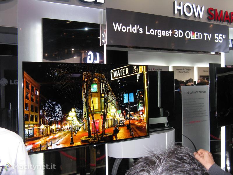 CES 2012: la super televisione OLED di LG da 55” nelle foto e nel filmato di Macitynet