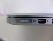 L’unpackaging italiano del primo MacBook Pro Retina