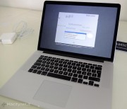 L’unpackaging italiano del primo MacBook Pro Retina
