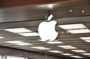 Apple Store Il Leone: fotogallery dell’allestimento e della festa di inaugurazione