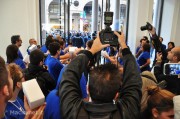 Apple Store Torino: una grande folla per l’inaugurazione