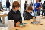 Apple Store Torino: una grande folla per l’inaugurazione