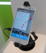 Visto @ IFA 2012: il kit TomTom Kit vivavoce pronto per iPhone 5 e il software sempre più social