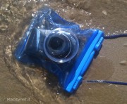 La custodia impermeabile per fotocamera di AnyCast Solutions in prova