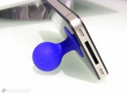 Bulo Stand Up: una ventosa geniale per iPhone, iPod touch, FaceTime e…