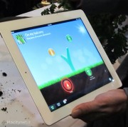 CES 2013: Parrot Flower Power usa iPad, wireless e sensori per studiare la vita segreta delle piante
