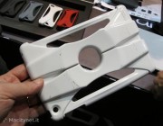 CES 2013: Ampjacket raddoppia la potenza di iPhone e iPad con una custodia-cassa armonica
