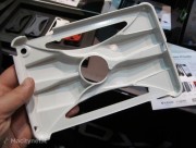 CES 2013: Ampjacket raddoppia la potenza di iPhone e iPad con una custodia-cassa armonica