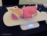 CES 2012: Withings Smart Baby Scale, bilancia WiFi e Bluetooth per pesare i bambini