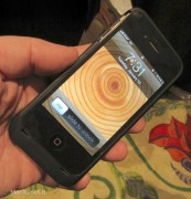 Visto al CES 2012: da Third Rail la custodia iPhone Smart con riserva di energia agganciabile
