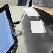 Visto al CES 2012: Ten One presenta Magnus, lo stand magnetico iPad 2 in alluminio