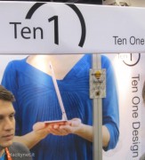 Visto al CES 2012: Ten One presenta Magnus, lo stand magnetico iPad 2 in alluminio