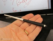 Visto al CES 2012: Ten One presenta Magnus, lo stand magnetico iPad 2 in alluminio