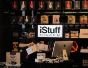 iStuff corner a Bologna: la fotogalleria dell’evento Coin Moderni, Albertino e tanti gadget