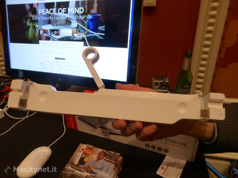 CES 2013: Landing Zone, due docking station su misura per MacBook Air