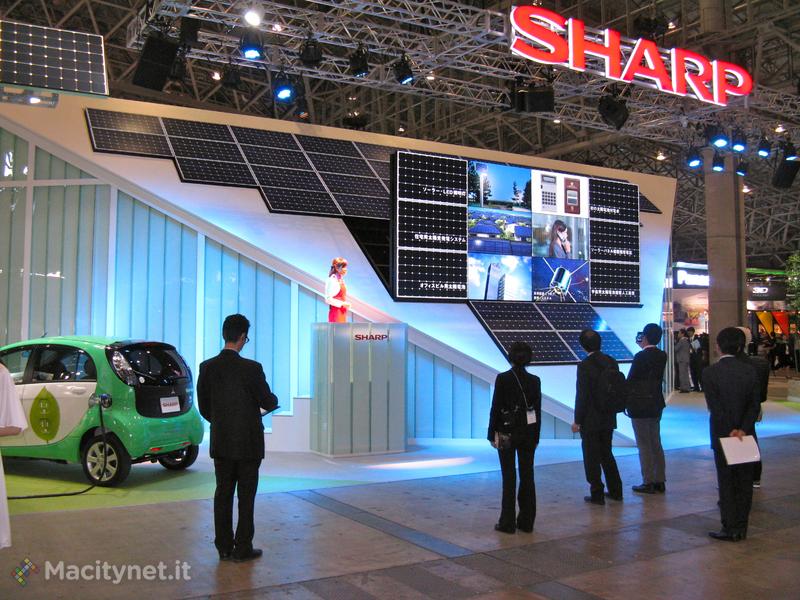 Come tutti i colossi anche Sharp dedica ampio spazio alle energie rinnovabili e al risparmio energetico