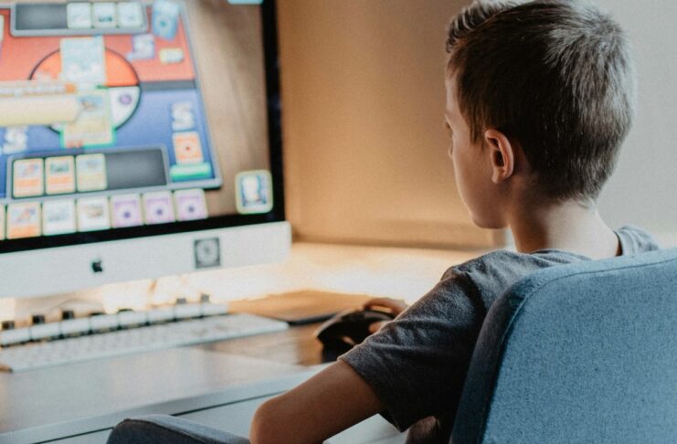 Minorenne suicida, Facebook indagato a Novara