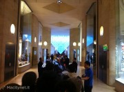 Giorno del lancio di iPad, a Parigi code ma poca ressa