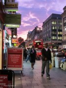 La fila per iPhone 4S: le immagini da Londra