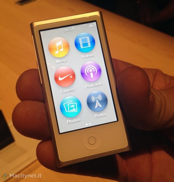 IPod Classic ricondizionato di settima generazione color oro - 512 GB / 1 TB di memoria flash - Batteria estesa - Italia IPod Classic ricondizionato di settima generazione color oro - 512 GB / 1 TB di memoria flash - Batteria estesa - Italia