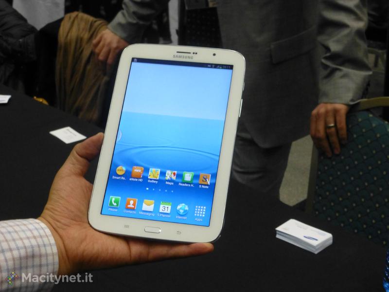 MWC 2013: Samsung Galaxy Note 8, la fotogalleria e il confronto con iPad mini