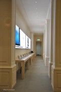Apple Store via Roma Torino: l’inconfondibile stile Apple nelle foto notturne