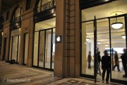 Apple Store via Roma Torino: l’inconfondibile stile Apple nelle foto notturne