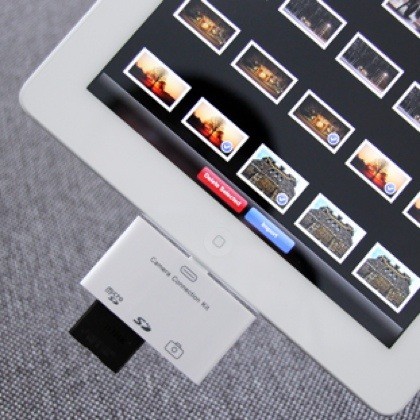 Connettore iPad 3-in-1 per fotocamere e schede memoria: 14 euro spedizione inclusa