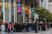 La lunga fila per il Keynote WWDC 2013: il video e le foto esclusive di Macitynet