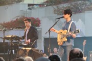 Phil Schiller festeggia insieme agli sviluppatori della WWDC e ai Vampire Weekend