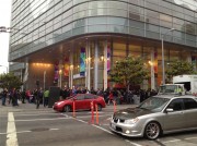 La lunga fila per il Keynote WWDC 2013: il video e le foto esclusive di Macitynet