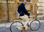 Flap: la custodia in alluminio anodizzato per trasportare e usare MacBook Air e Ultrabook