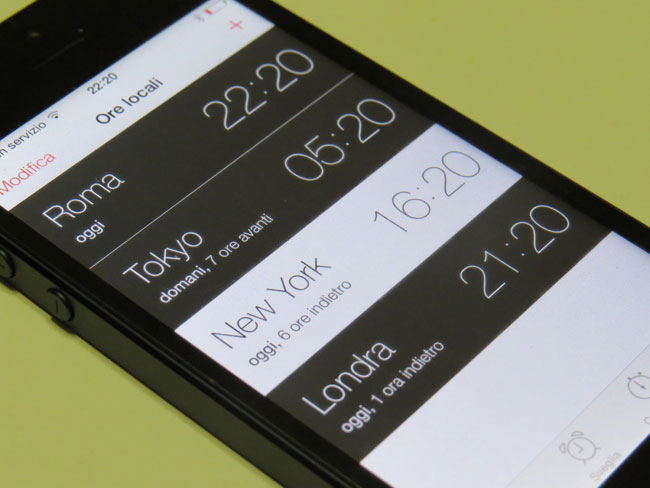 iOS 7, da orologio analogico a digitale con un tap iOS 7, da orologio analogico a digitale con un tap