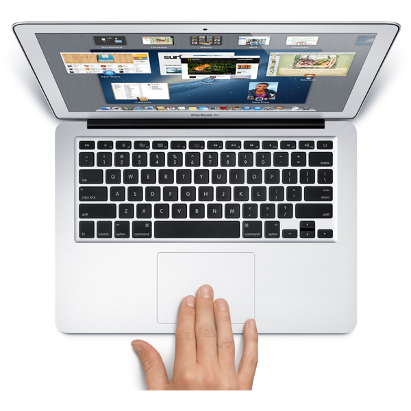 Nei negozi Mondadori MacBook Air 13″ costa solo 899 euro