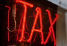 Apple e i colossi hi-tech pagheranno le tasse nei paesi dove operano Nel 2012 Apple ha pagato zero tasse nel Regno Unito