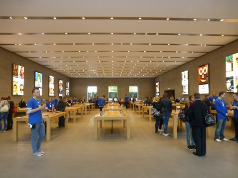 apple store berlino iPhone 11