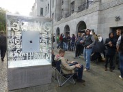 Aspettando l’iPhone 5s a Berlino, tra letti a baldacchino, anziani curiosi e Vodka