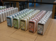 Apple Store Berlino: ecco i nuovi iPhone 5c in attesa dell’ingresso