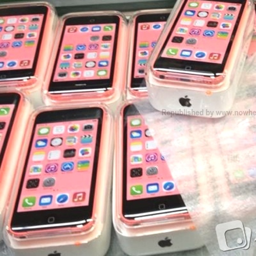 iPhone 5C: online le foto della versione rosa in scatola e della guida rapida
