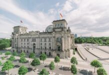 Per i membri del governo tedesco divieto di iPhone