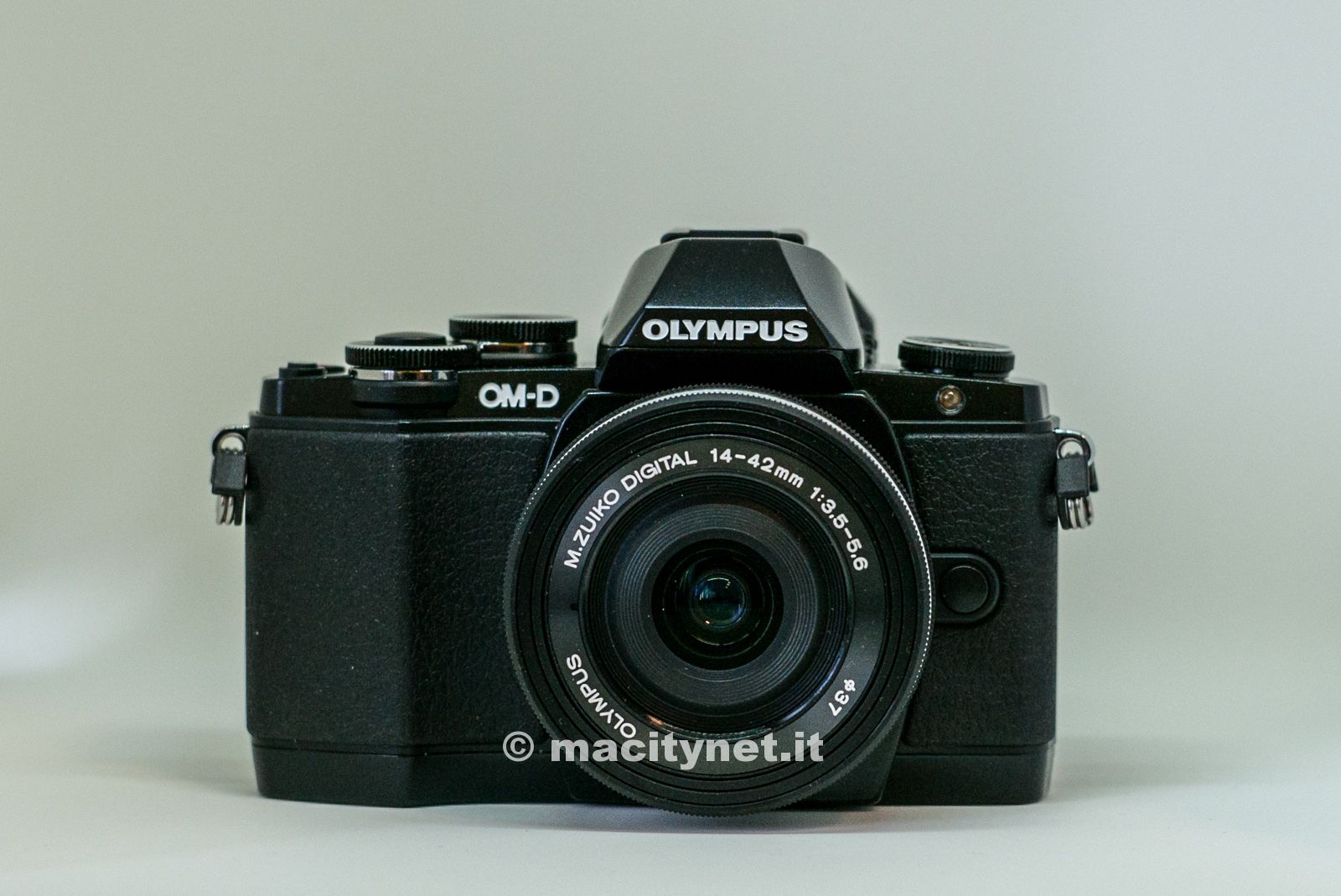 Recensione Olympus OM-D E-M10, mini-meraviglia per tutte le tasche olympus