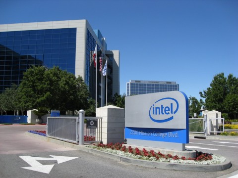 Intel non rispetterà le consegne di chip mobile per il 2014
