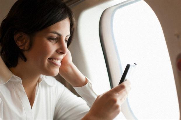 Via libera all'uso di smartphone in aereo