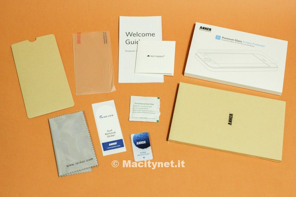 la pellicola applicata su iPhone con schermo acceso